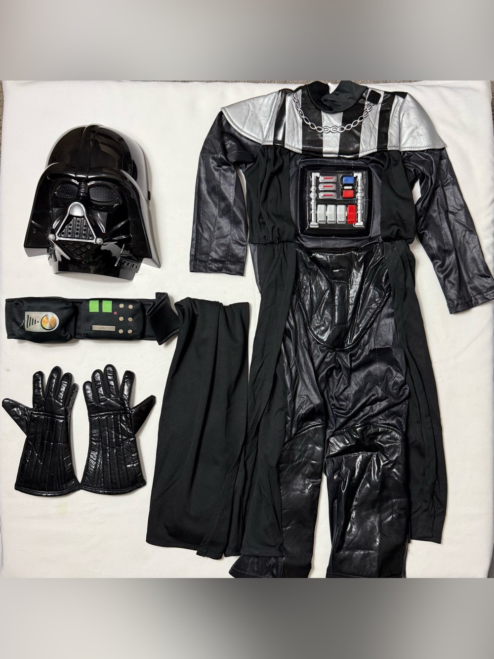 Official Disney Star Wars Darth Vader Costume (Kids Size 4) Complete 5 Piece Set